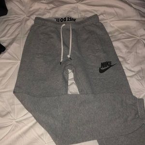 nike jogger sweatpants